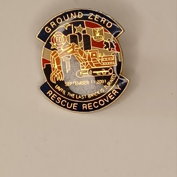 Three original Ground Zero pins - Picture 7 of 9